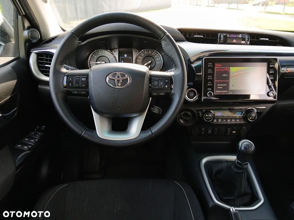 Toyota Hilux 2.8 D-4D Double Cab SR5 4x4 - 29