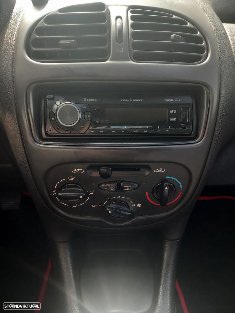 Peugeot 206 1.1 XR - 10