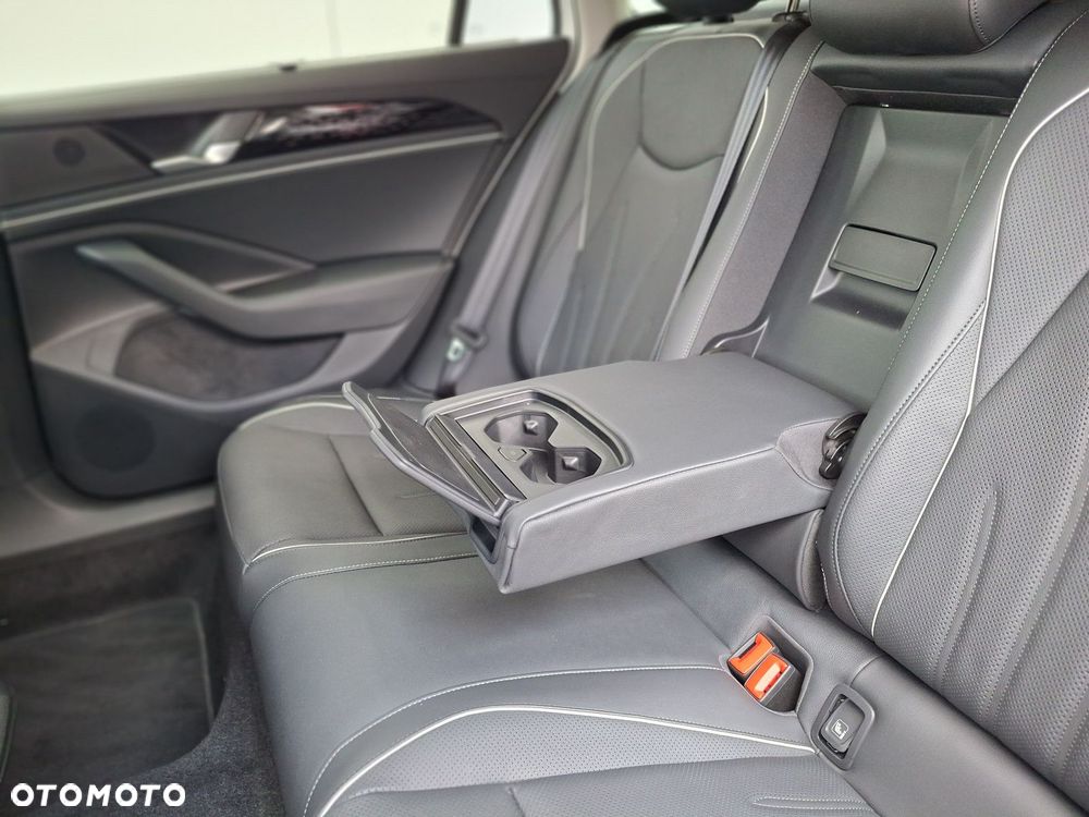 Volkswagen Passat - 20