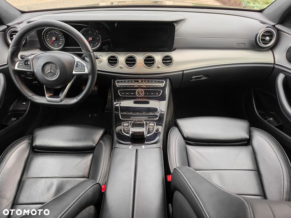 Mercedes-Benz Klasa E 220 d 4Matic 9G-TRONIC AMG Line - 13