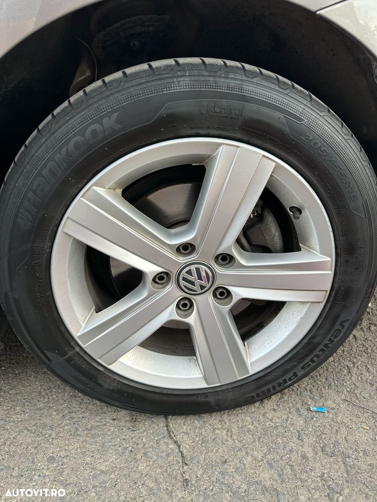 Volkswagen Golf - 8