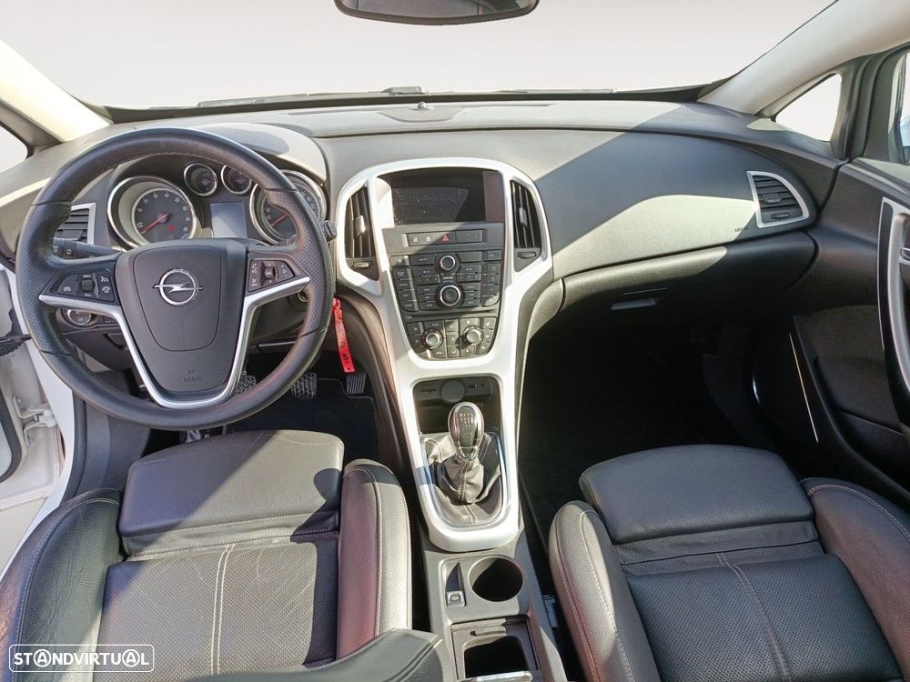 Opel Astra GTC 1.4 T - 10