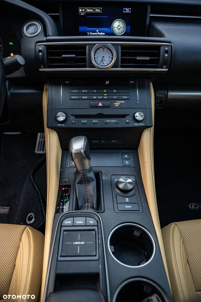 Lexus RC 300 SPORT - 17