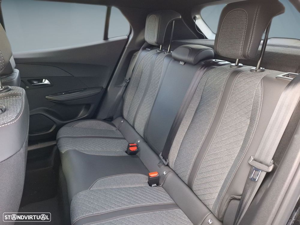 Peugeot e-2008 50 kWh Allure - 12