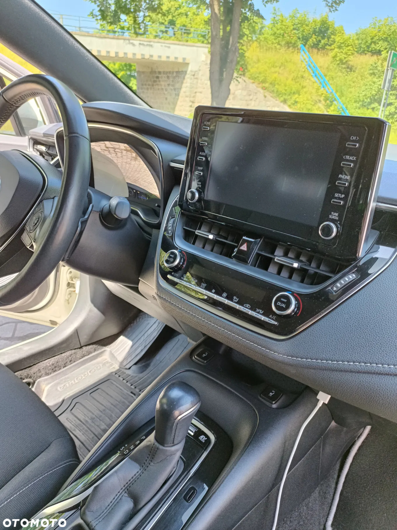 Toyota Corolla 2.0 Hybrid Comfort - 9