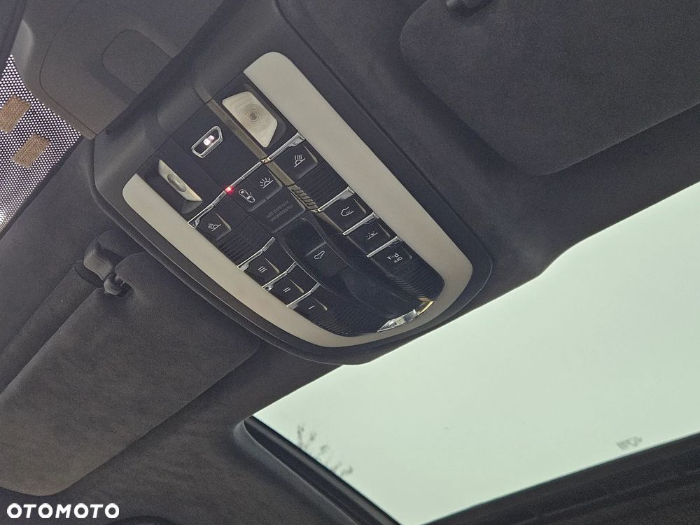 Porsche Cayenne Turbo Tiptronic S - 23