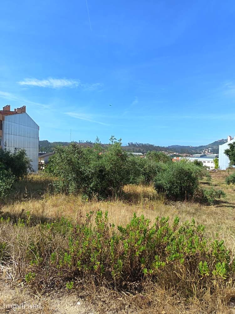 Terreno 15 Fogos | 775 m2 | Avenida principal Ourém | Oportunidade - Grande imagem: 4/9
