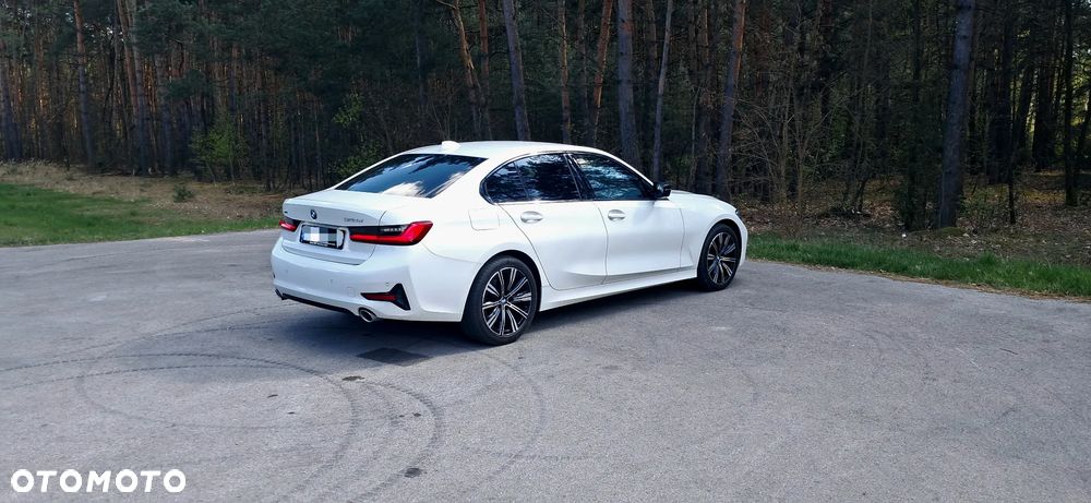 BMW Seria 3 320d M Sport - 4