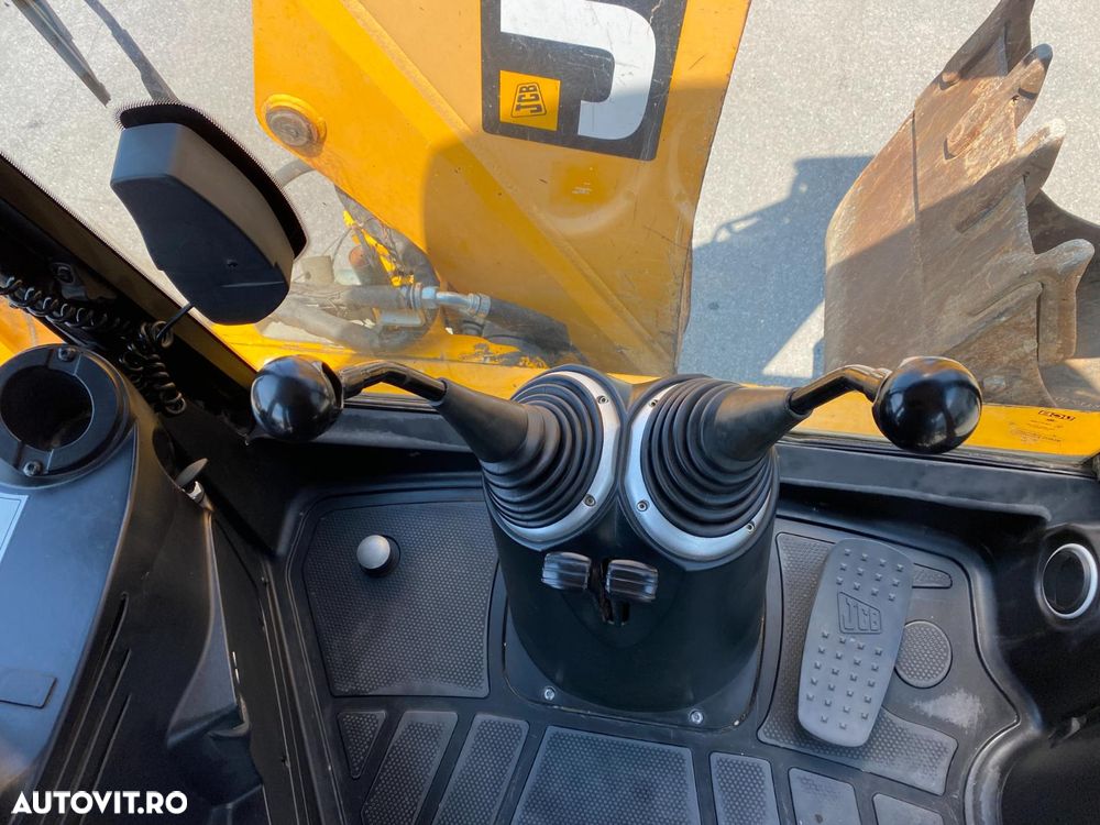 JCB 3CX ECO 4X4 BULDOEXCAVATOR - 34
