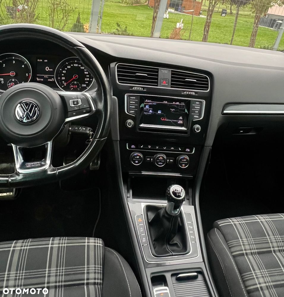 Volkswagen Golf VII 2.0 TDI BMT GTD - 17