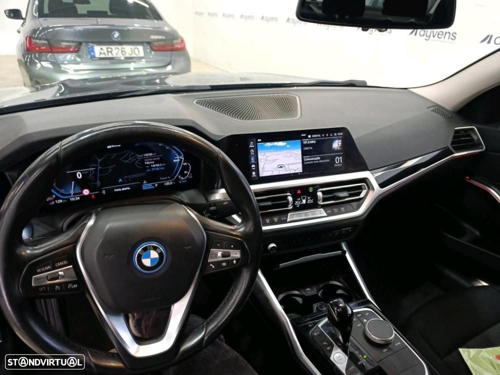 BMW 320 2022 photo 3