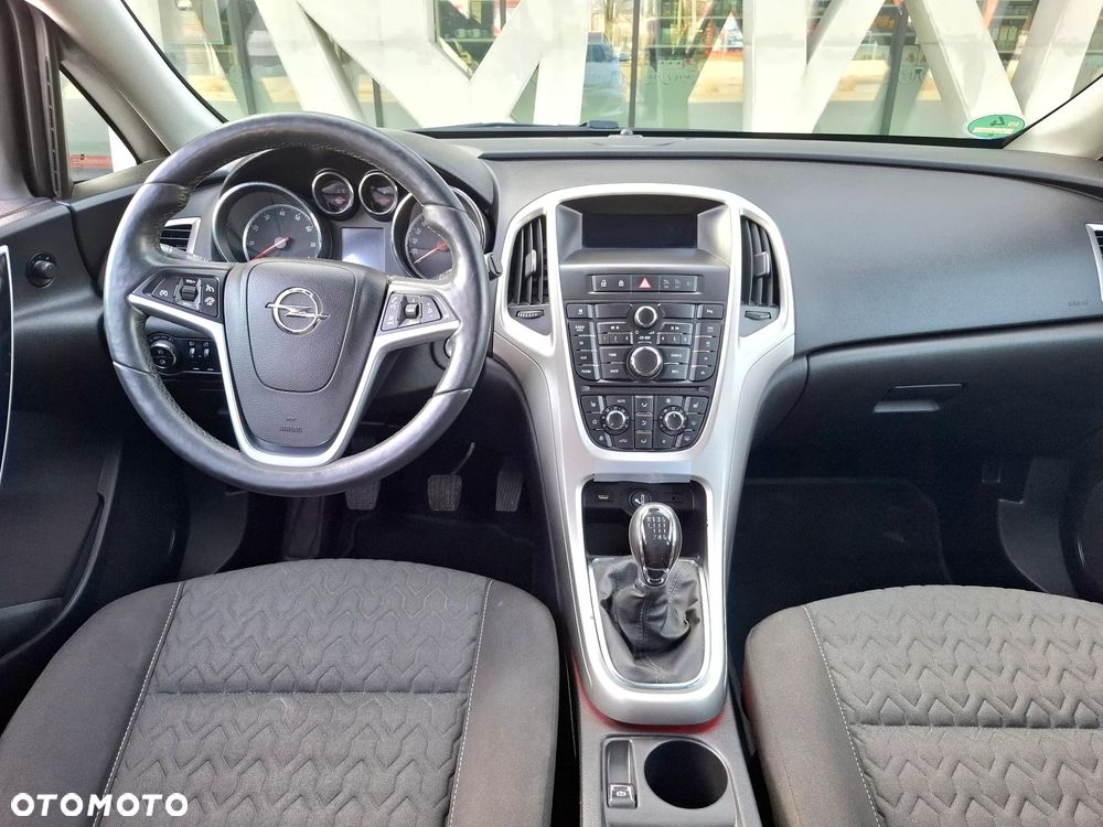 Opel Astra 1.4 Turbo Exklusiv - 29