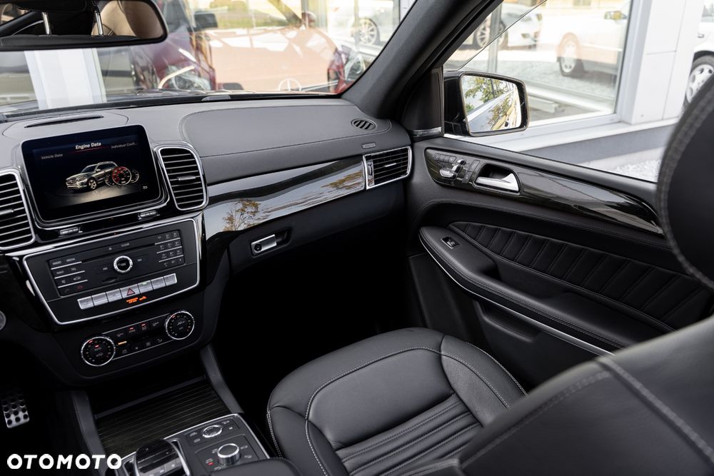 Mercedes-Benz GLS - 34