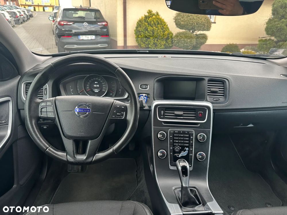 Volvo V60 Cross Country - 9