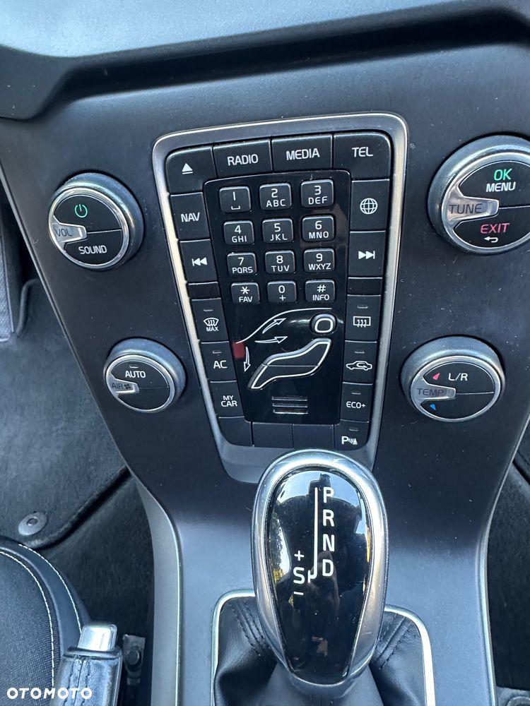 Volvo V40 D3 Drive-E Momentum - 14
