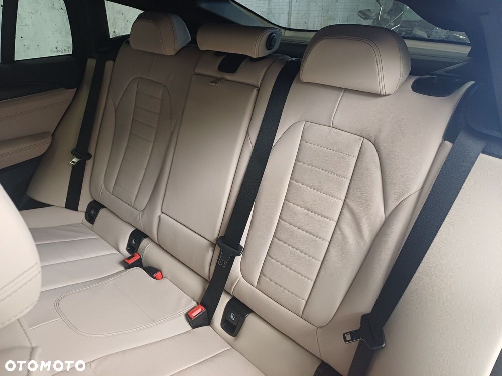 BMW X4 - 16