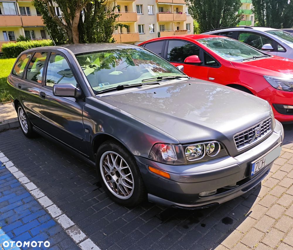 Volvo V40 1.6 - 4
