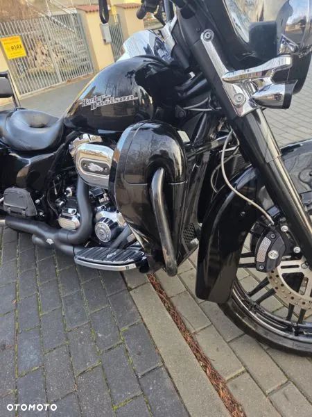 Harley-Davidson Touring Street Glide - 10