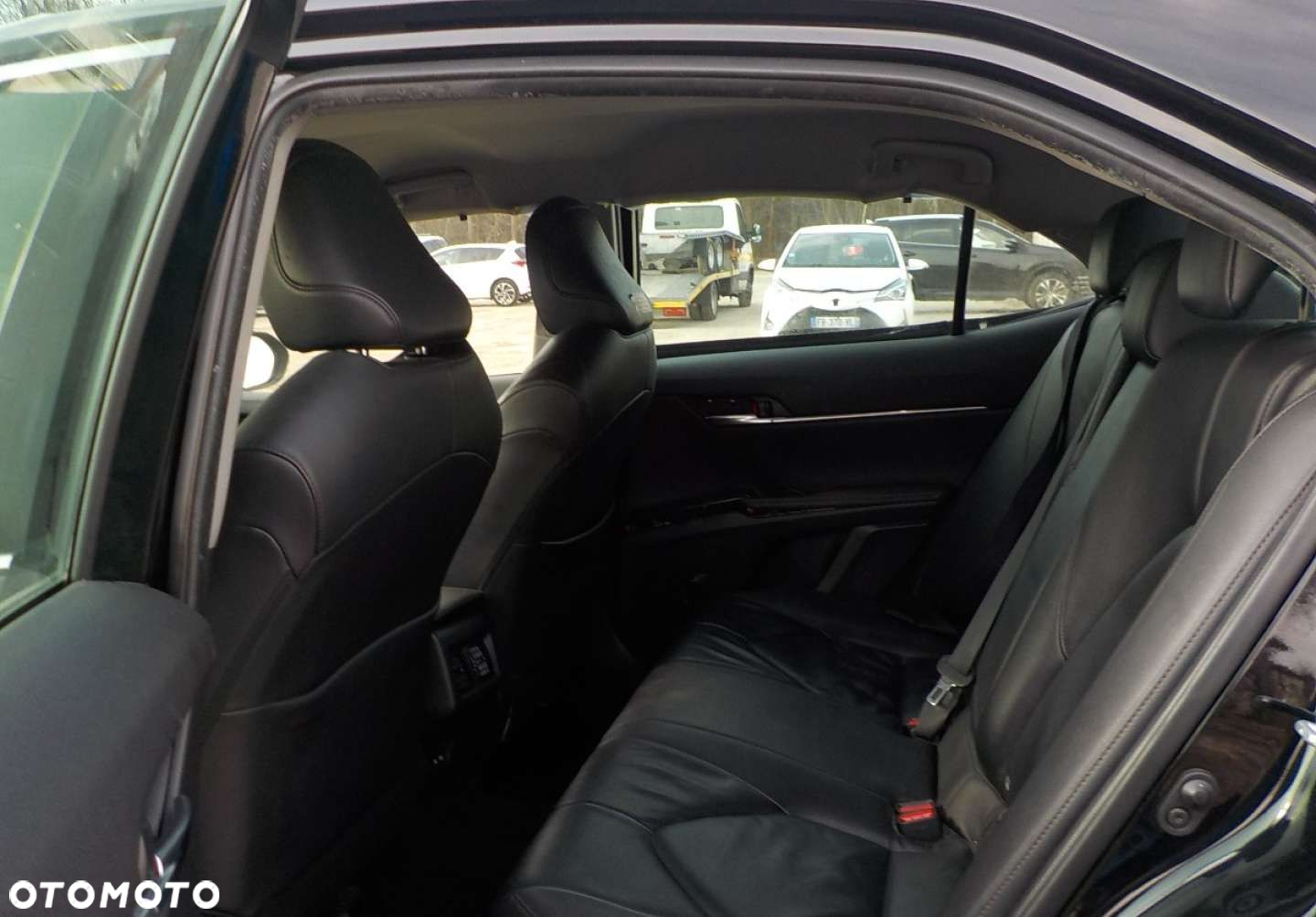 Toyota Camry - 19