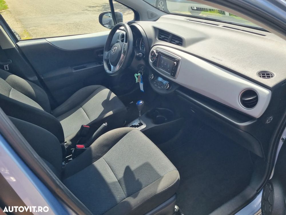Toyota Yaris 1.5 VVT-i HSD Luna - 16