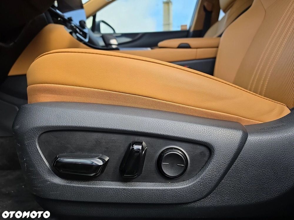 Lexus NX 350h Prestige AWD - 22