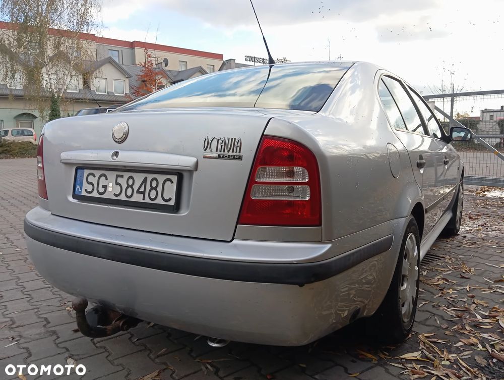 Skoda Octavia 1.6 Tour - 9