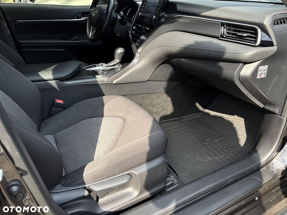 Toyota Camry 2.5 Hybrid Comfort CVT - 19