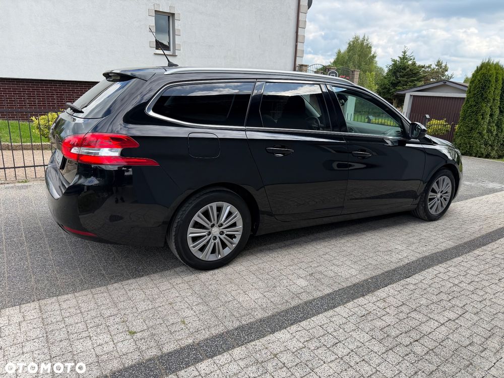Peugeot 308 1.2 PureTech GPF Allure S&S - 5