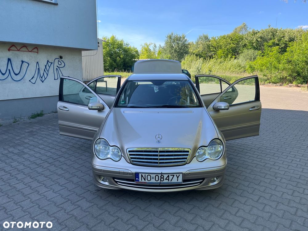 Mercedes-Benz Klasa C 240 4Matic Elegance - 1