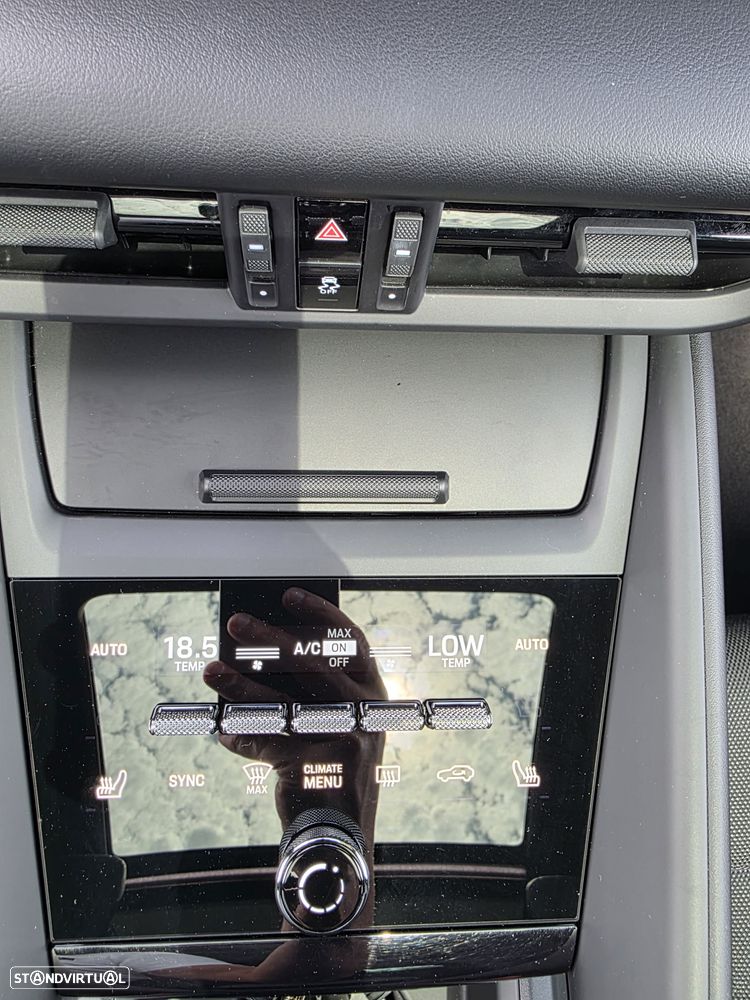 Porsche Macan Electric 4 - 25