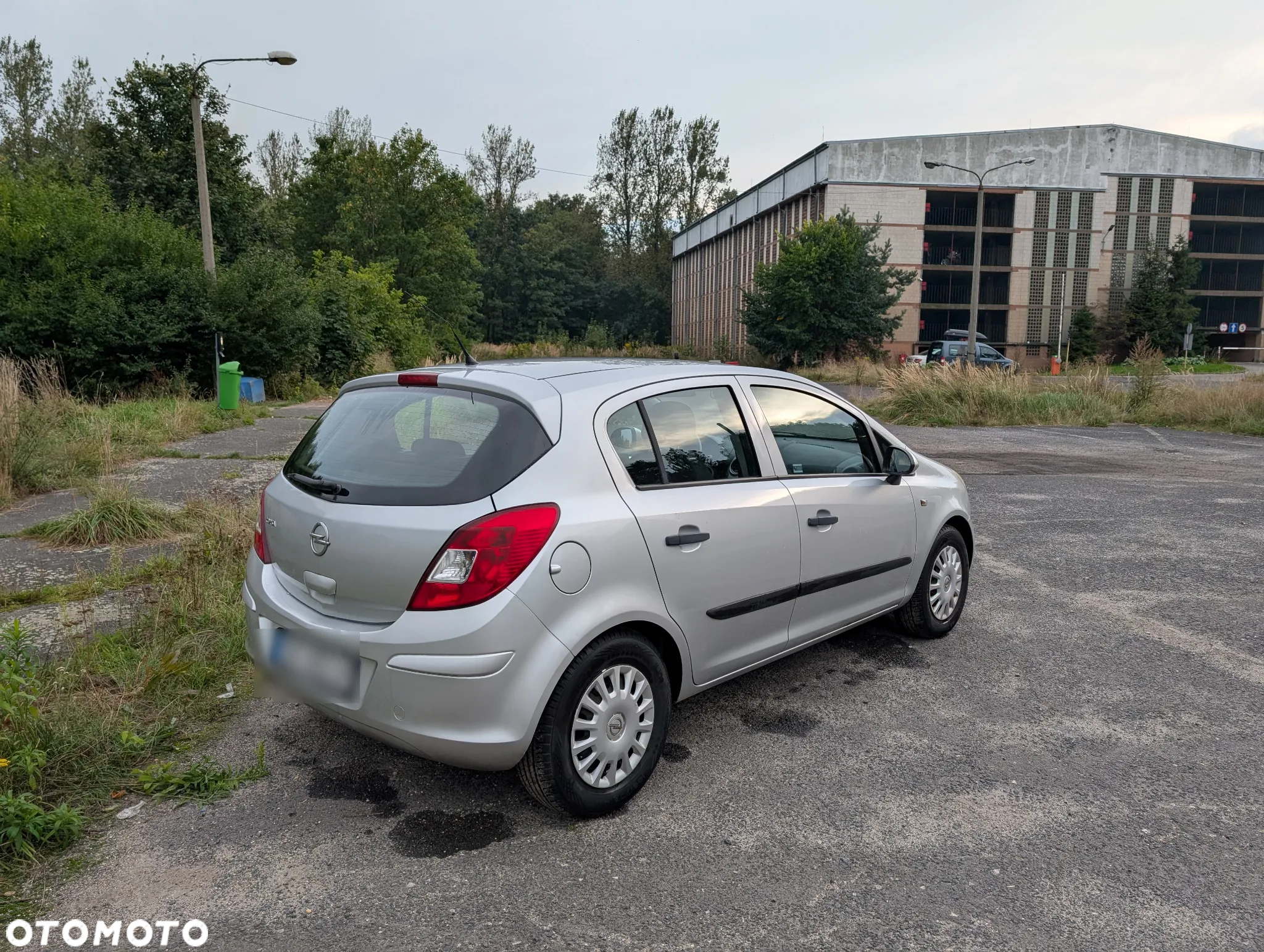 Opel Corsa 1.2 16V Edition / Active - 3