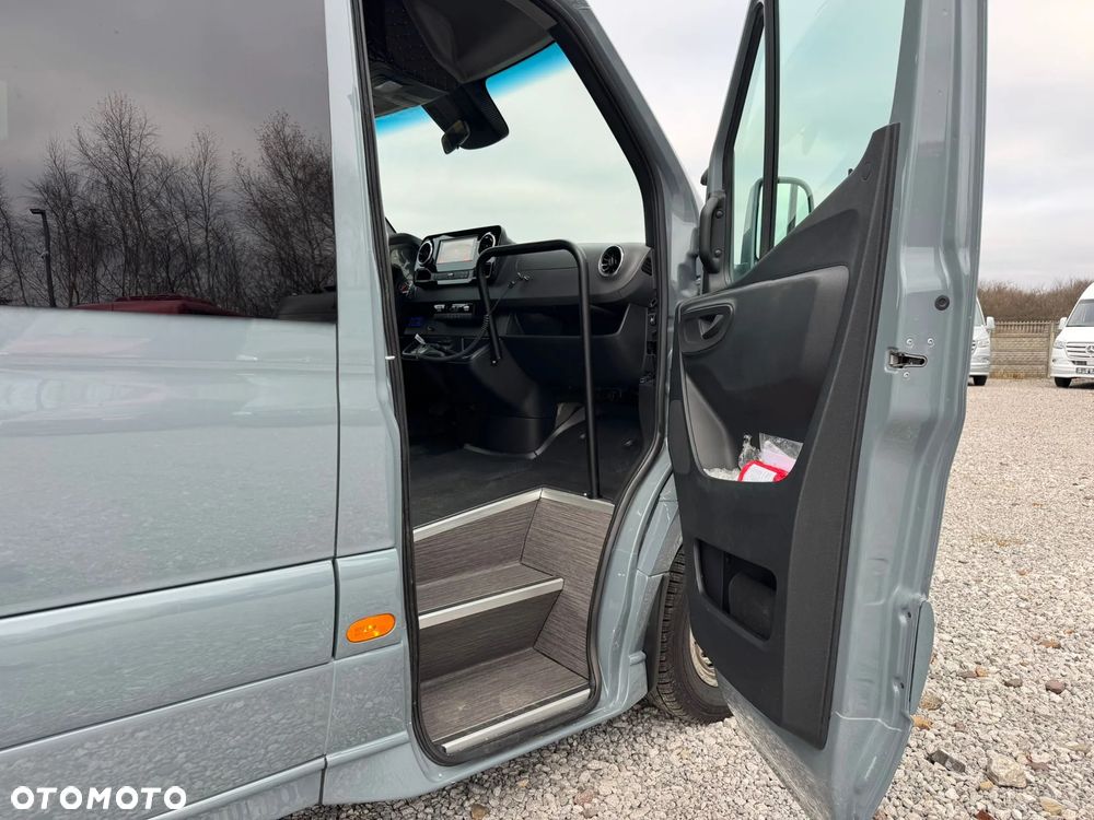 Mercedes-Benz Spritner 519 - 12