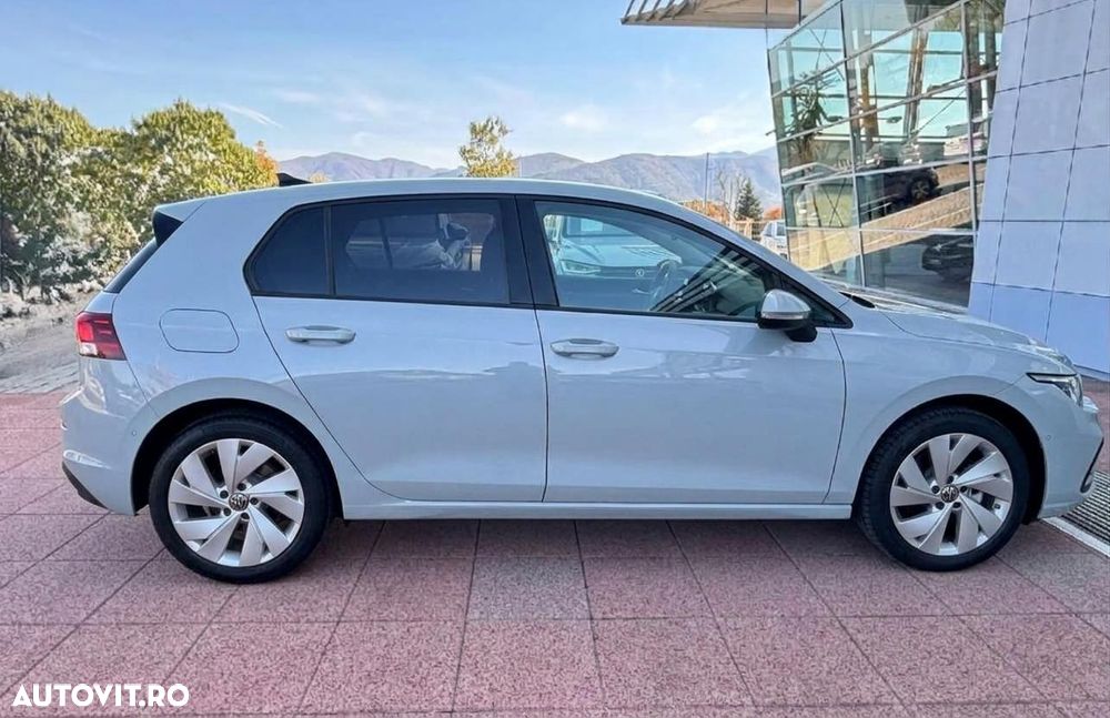 Volkswagen Golf 2025 photo 4