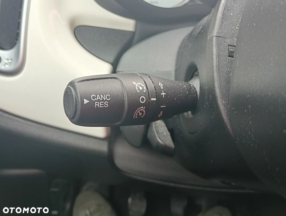 Fiat 500L 1.4 16V Urban Edition - 25