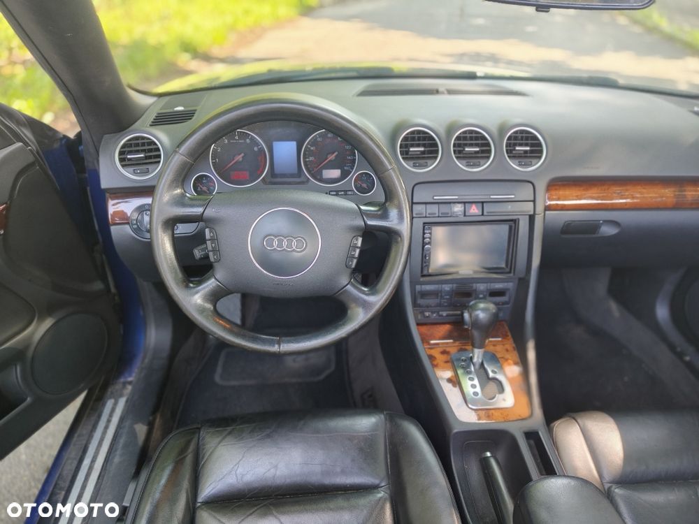 Audi A4 Cabrio - 12