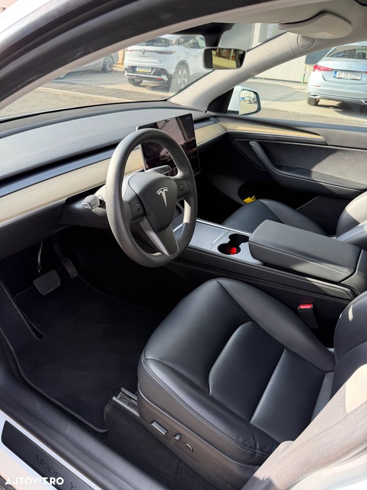 Tesla Model Y RWD - 7