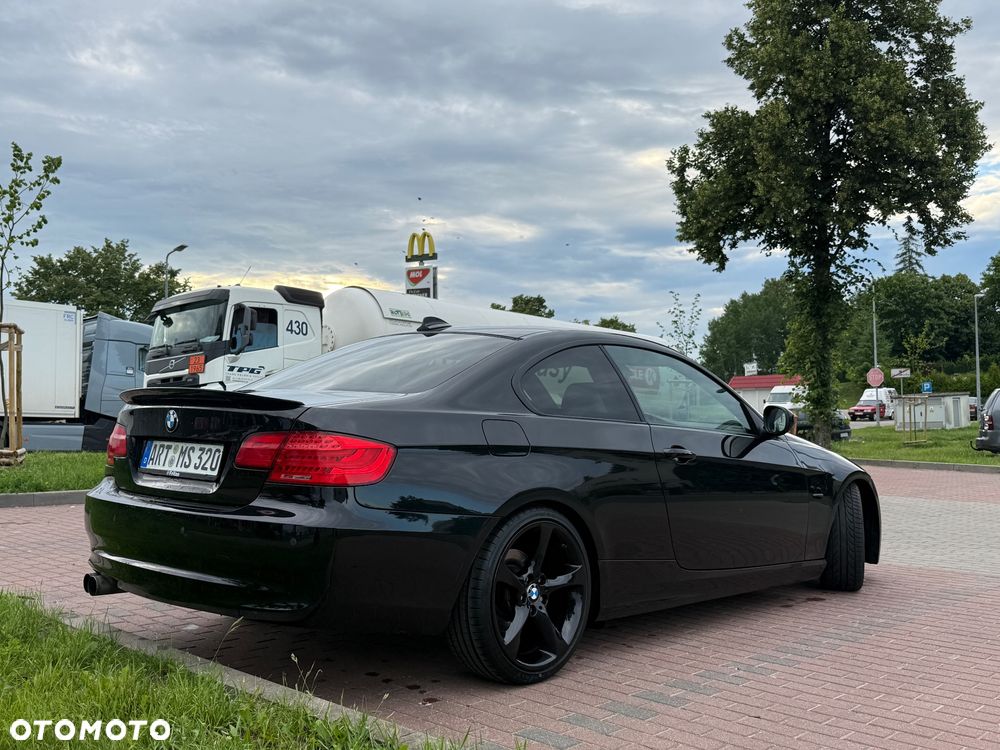 BMW Seria 3 320d Edition Exclusive - 11