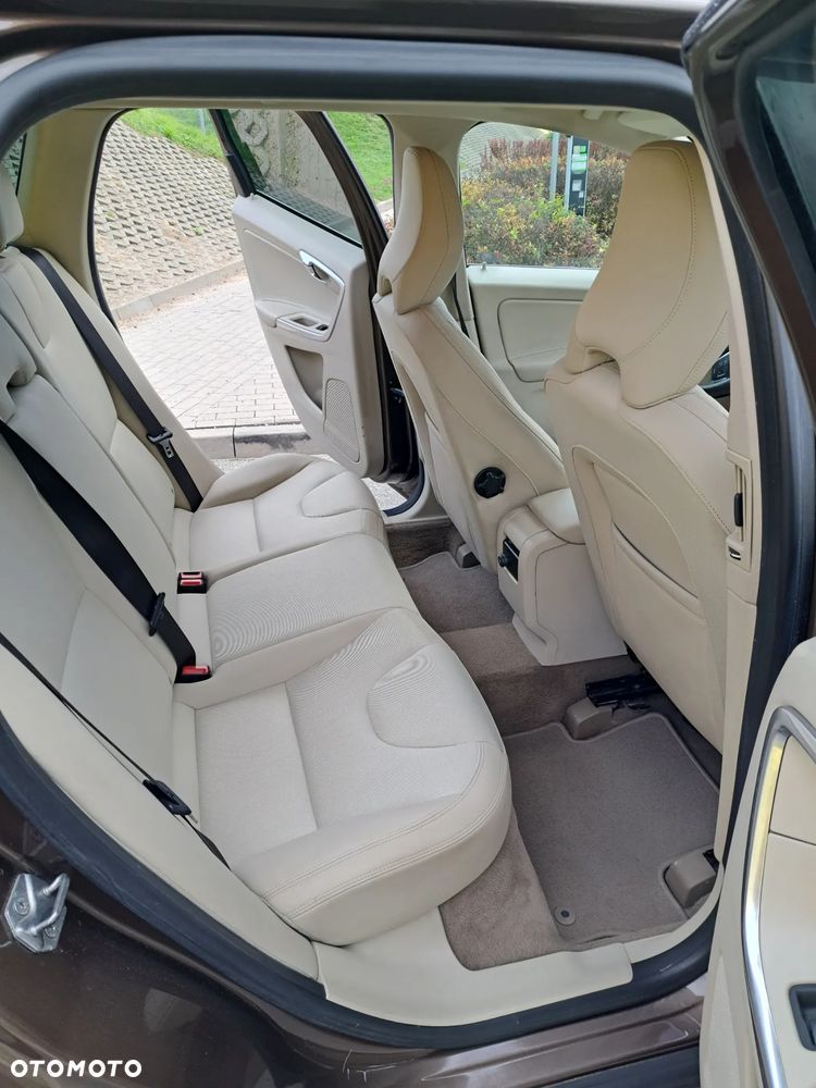 Volvo XC 60 D4 Drive-E Momentum - 19