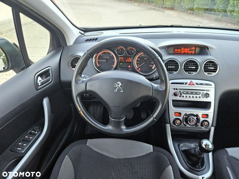 Peugeot 308 - 25