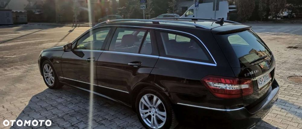 Mercedes-Benz Klasa E 250 CDI DPF BlueEFFICIENCY 7G-TRONIC Elegance - 4