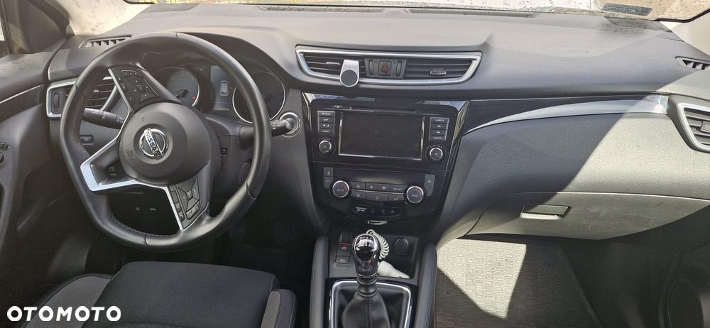 Nissan Qashqai 1.3 DIG-T N-Connecta EU6d - 10