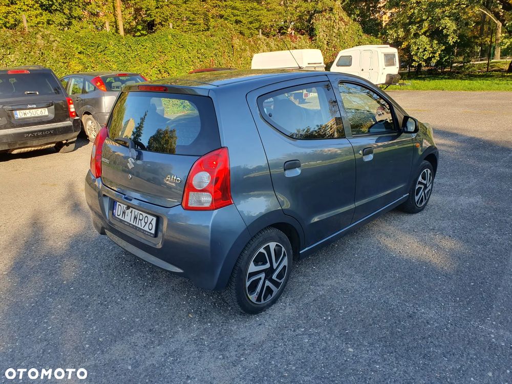 Suzuki Alto - 2