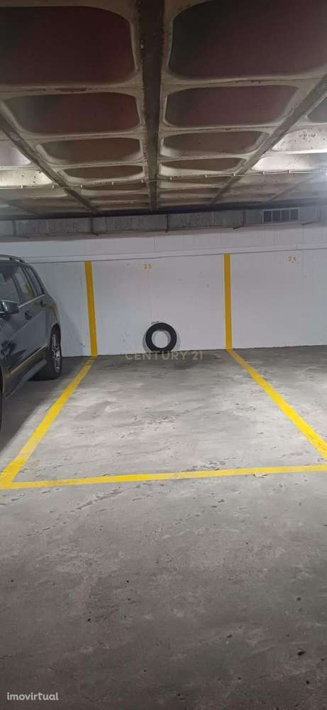 Lugar de Garagem 12 m² à Venda no Estoril – Centro Comercial Grande Ga - Grande imagem: 3/6