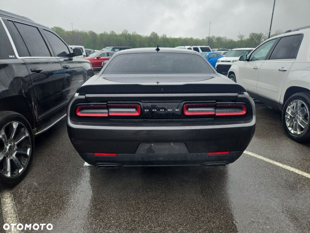 Dodge Challenger 5.7 R/T - 6