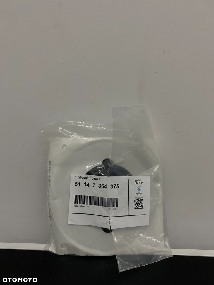 Plakietka tylnej klapy OEM (nr 51147364375) - 2