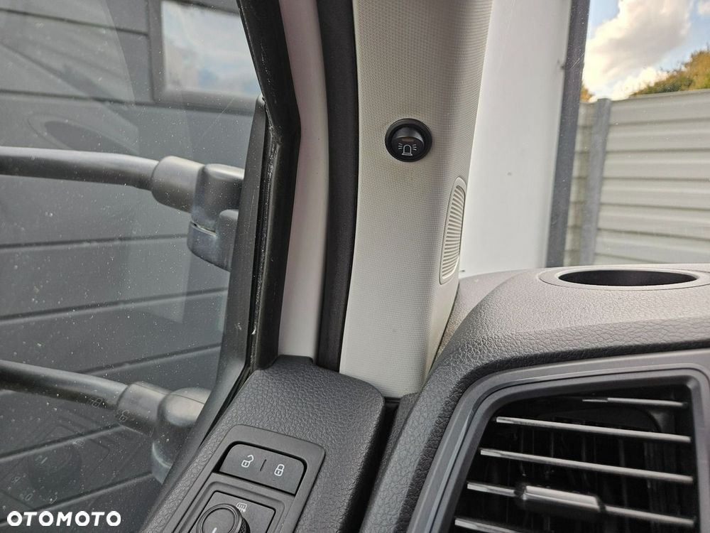 Volkswagen Transporter - 36