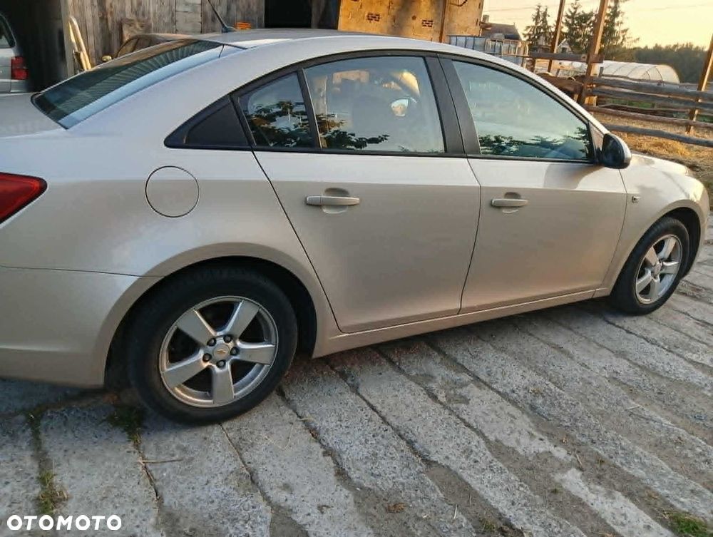 Chevrolet Cruze - 3