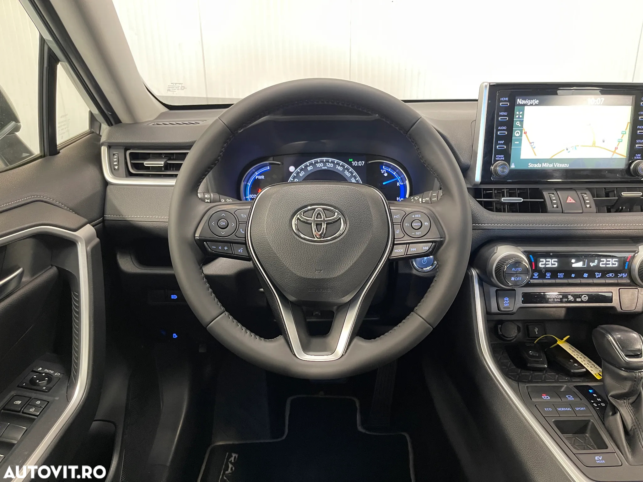 Toyota RAV4 - 6