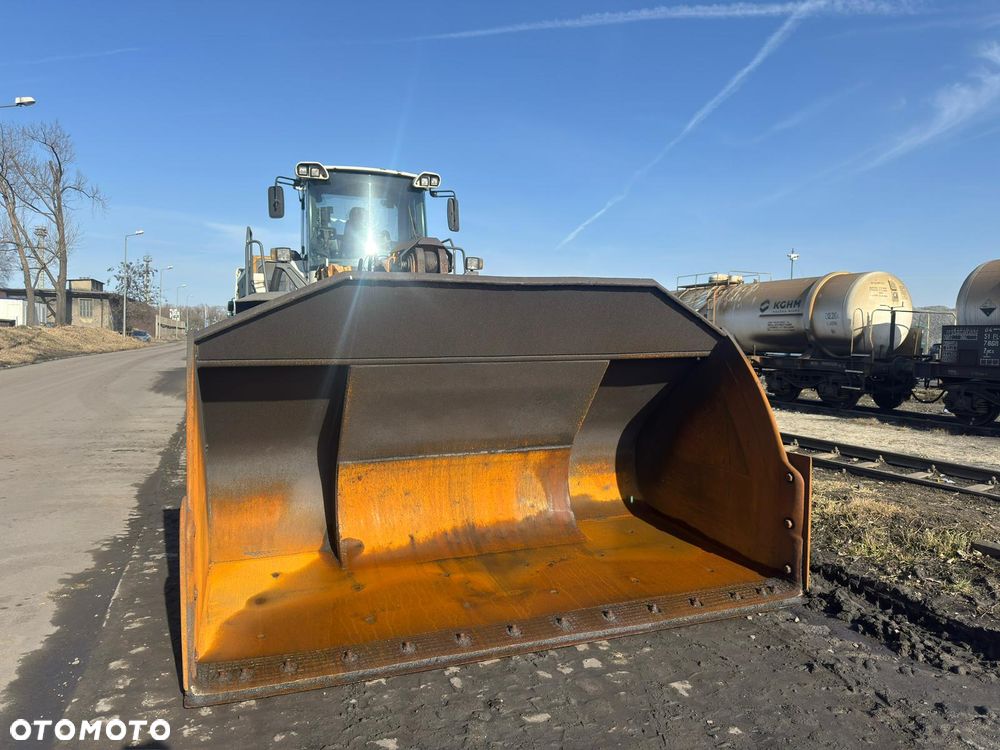 Liebherr L586 - 5