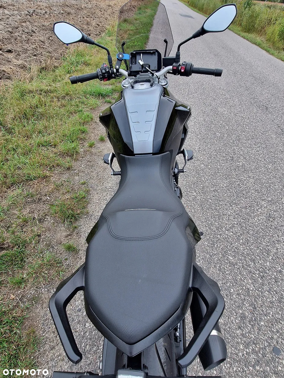 BMW F - 5